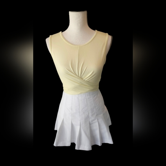 Fabletics Crossover Tops - Picture 6 of 11